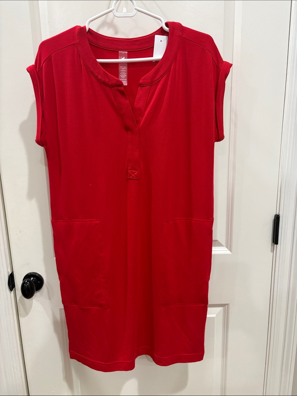 Women's Red Short-Sleeve Shift Dress